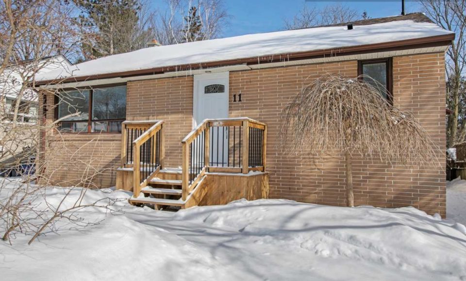 House For Sale in Barrie Ontario